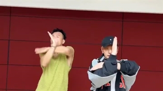 چالش s-class استری کیدز(سونگمین با جی‌وای پارک)