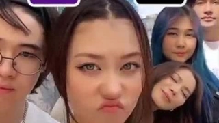 وقتی ازم دربارع گروه مورد علاقم میپرسن