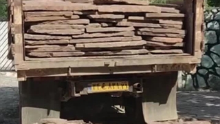 فروش سنگ لاشه ورقه ای؛ مستقیم از معدن ارسال میگردد