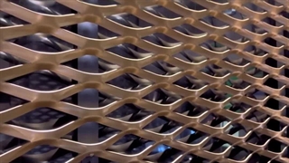 جهت چشمه های استرچ متال رو به بالا