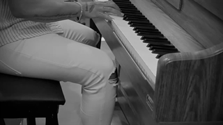 پیمان بحرانی اجرای زنده پیانو دارم از نفس میوفتم