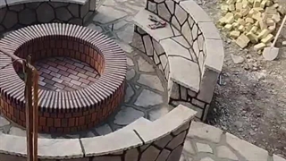 اجرای طرح سنگ لاشه کف؛ محوطه سازی حیاط