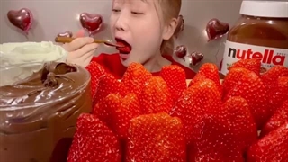 ASMR Strawberry and Nutella【Mukbang/ Eating Sounds】【English subtitles】