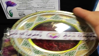 جعبه هدیه زعفران – ۴ گرم زعفران و گل محمدی – کد ۱۱۱۳ – فروشگاه زعفران آنا قاین