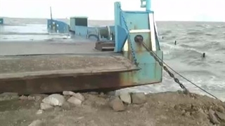 به آب افتادن کشتی آرتمیای ارومیه ارسالی از همشهریان