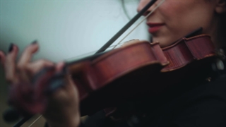 دانلود اهنگ ارتین یوسفی گله منی تو با موزیک ویدیو