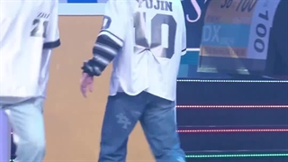 ⋆ فن کم هان یوجین " Han Yujin " عضو گروه زیروبیس‌وان " ZeroBaseOne " در اجرای New kidz on the Block