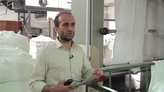 طاقه بازکنی در کارخانه شاد و نمونه