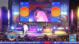 اجرای کامل اهنگ "Dynamite" از جونگ کوک بی تی اس در استیج GMA آمریکا