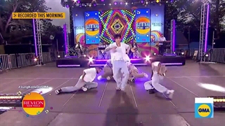 اجرای اهنگ Seven از جونگ کوک در استیج GMA آمریکا