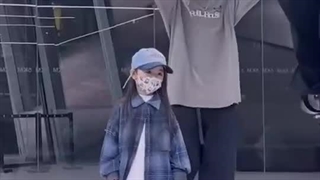 آخه چطوری این کوچولو گوگولی میتونه دنس بی تی اس رو بره ولی من با ۱۶ سال سن نمی تونم چرااا؛(((