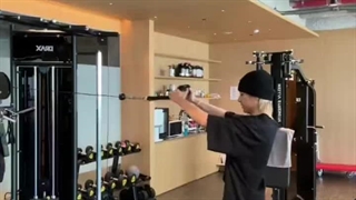 لایو امروز تهیونگ در ویورس بازهم با ۱ دقیقه خورده ای۰_۰