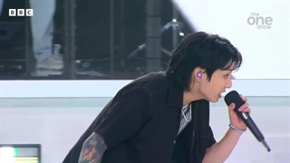 اجرای آهنگ SEVEN جونگکوک (BTS) درTHE One Show♡♡