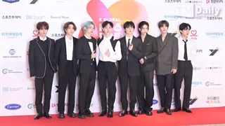 حضور STRAY KIDS در فرش قرمز مراسم K_Global Heart Dreams Awards♡♡ کپشن لیست جوایز STRAY KIDS در این مراسم.