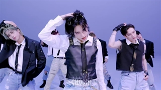 اهنگ S CLASS خواننده STRAYKIDS