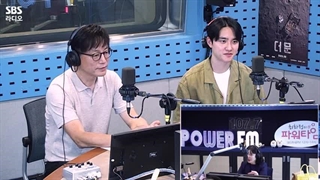 برنامه رادیویی دو کیونگسو و کارگردان فیلم "The Moon"