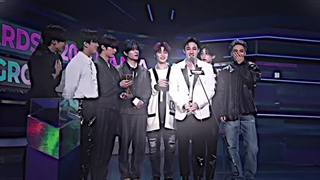 هوووو هوووو اسکیز