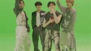 تیک تاک STRAY KIDS با آهنگ Social Path♡♡