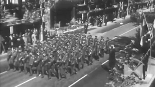 در راه آموزش ۱۳۴۲ خورشیدی (به همراه سخنان محمدرضا شاه پهلوی درباره مبارزه با بیسوادی) با شهبانو فرح در استادیوم امجدیه