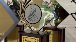 ساخت تندیس ویژه زادروز حکیم زکریا رازی اهدایی به پزشکان داروساز