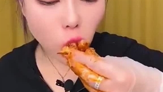 CuteGirl eat Yummy food