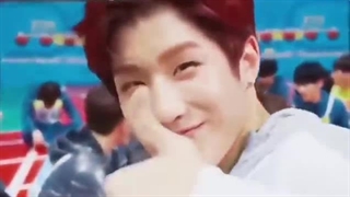 بهترین و صبور ترین و مهربون ترین لیدر جهان جین جین