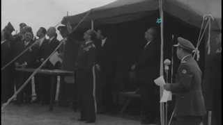 نمایش تیم آکروجت و مانور نیروی هوایی شاهنشاهی ایران و تقدیر از خلبانان ۸ آبان ۱۳۳۷ در حضور محمدرضا شاه پهلوی