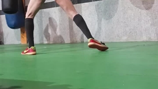 لحظه ای دستگرمی در باشگاه بوکس چینی