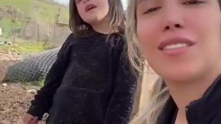 همه عروسک باربی دارن منم خر دارم بترکین هااااهاااهااا