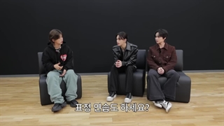 برنامه AIKI channel با STRAY KIDS ( هیونجین و لینو) همراه زیرنویس فارسی آنلاین ♡♡ کپ