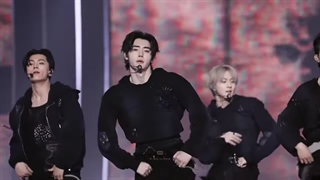 فن کم سونگهون(یک لحظه کم مونده بود لیز بخوره اوپامون:)