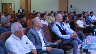 مشکل بیرون ریختن آب از کاسه توالت هنگام تخلیه فلاش تانک