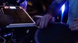 سولو نوازی در سبک هاوس توسط حسن مهدوی با جیمبی و پرکاشن هندسونیک