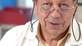 "تاییدیه دکتر محمد پرویز: شامپوی مراقبتی درمانی، کلید رویش مجدد مو!" آکنه