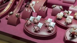 ویترین طلا فروشی هنرمانکن