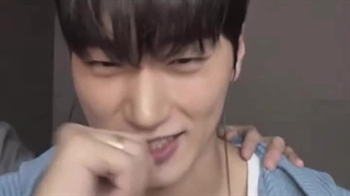 لایو چند وقت پیش ووسان و مومنت جدیددددد::دوستان دقت کنین وو نمیخواد از سان جدا بشهه