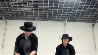 چالش تیک تاک ایتیز (هونگجونگ) با آهنگ Smooth Criminal