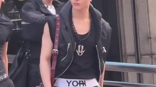 چقدر جذابه این پسر